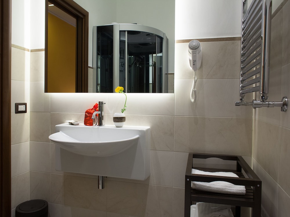 Lh Royal Suites 14/48