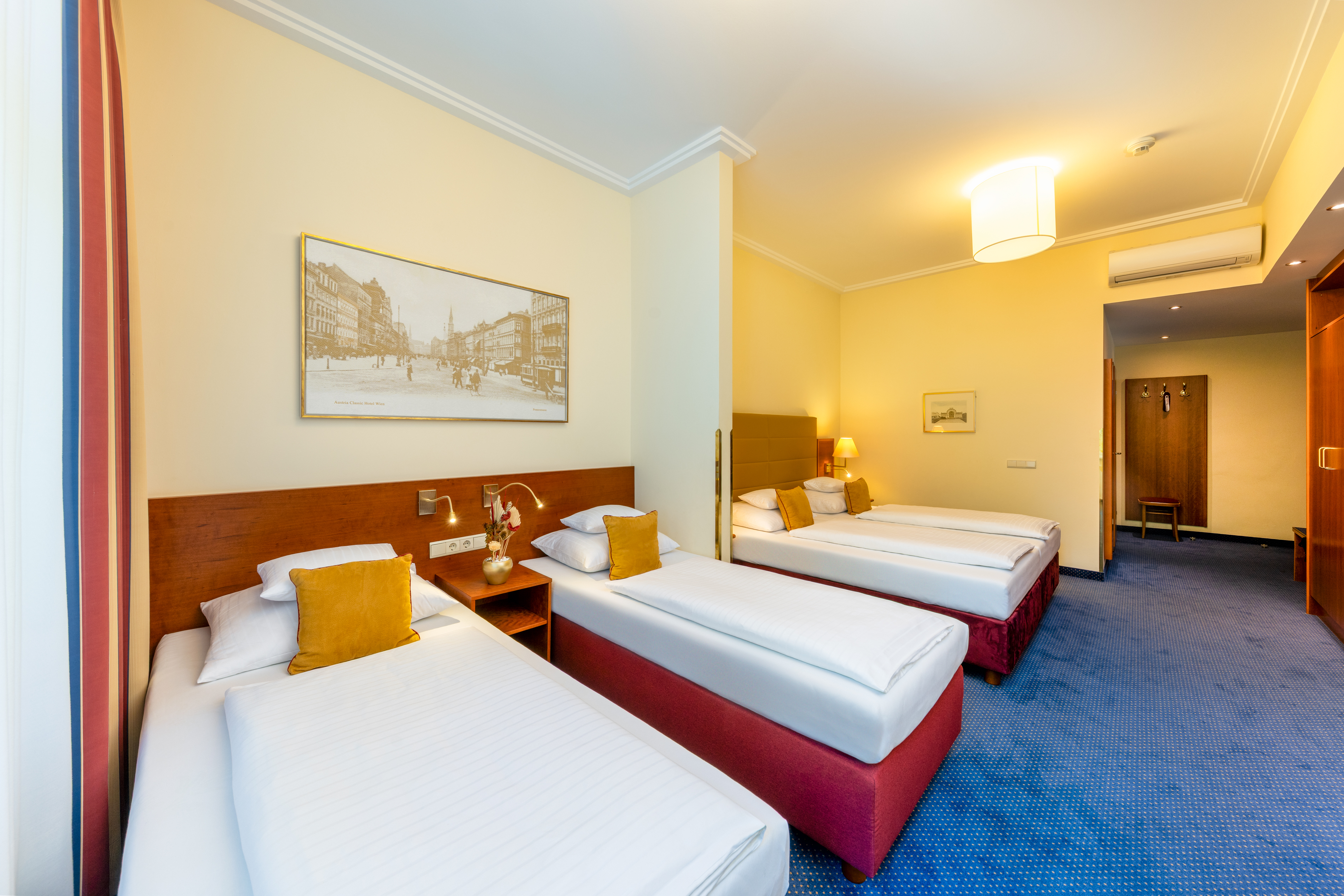 quadruple room SMART facing the street