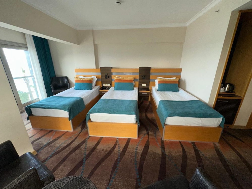 Ilayda Hotel 25/68