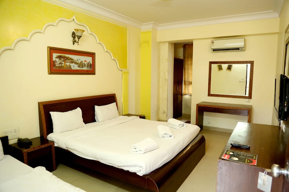Hotel Roshan Haveli 14/29