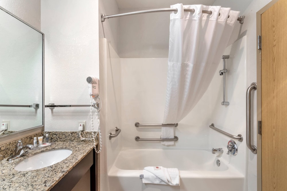 غرفة قياسية بسريرين كوين، Comfort Inn and Suites Lees Summit Kansas City 5/7