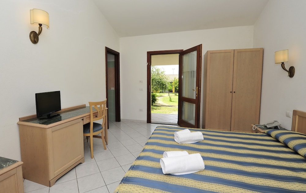 Hotel Cala Mirto 25/66