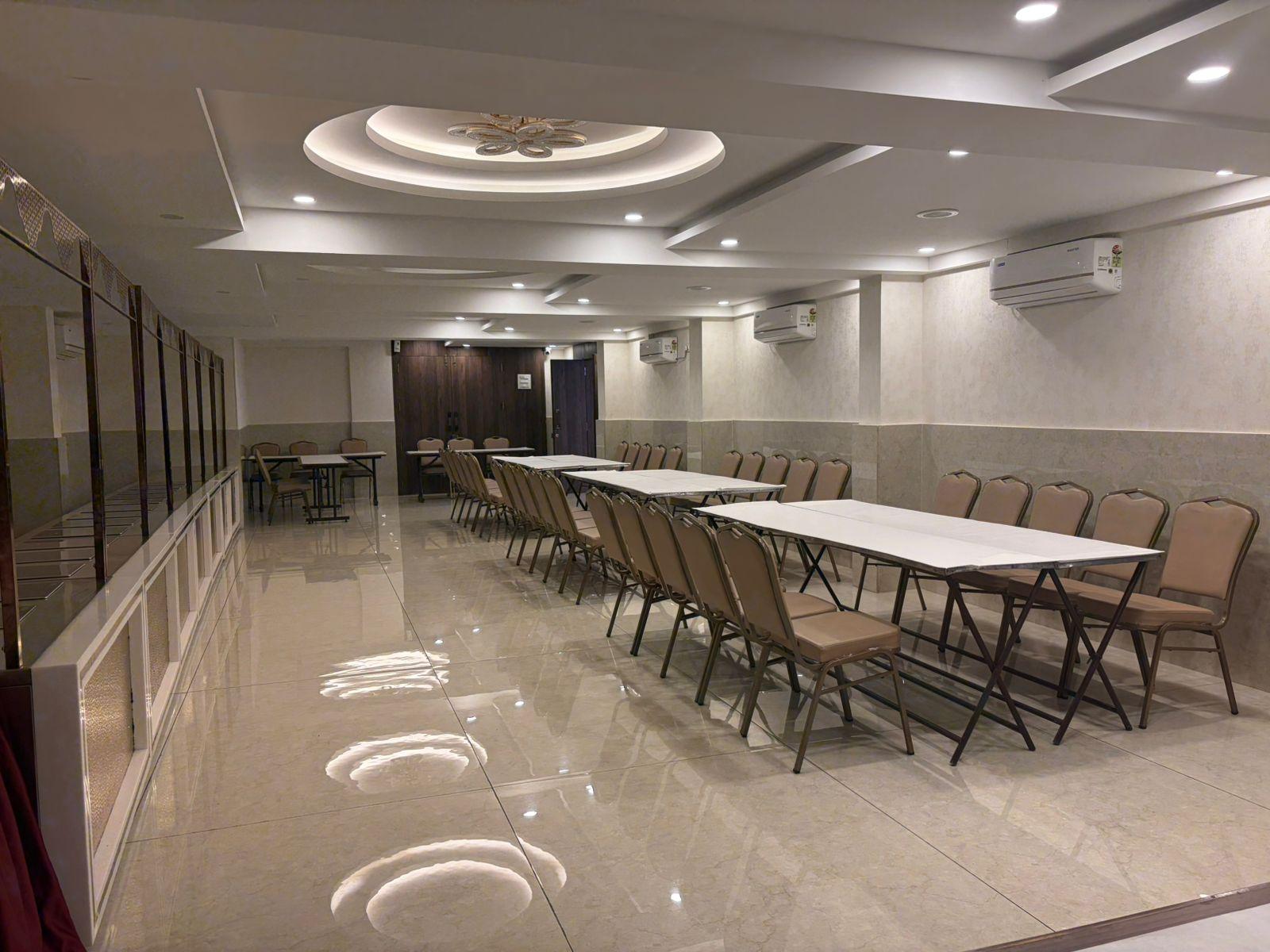 Alcott Hotel & Resorts 30/34