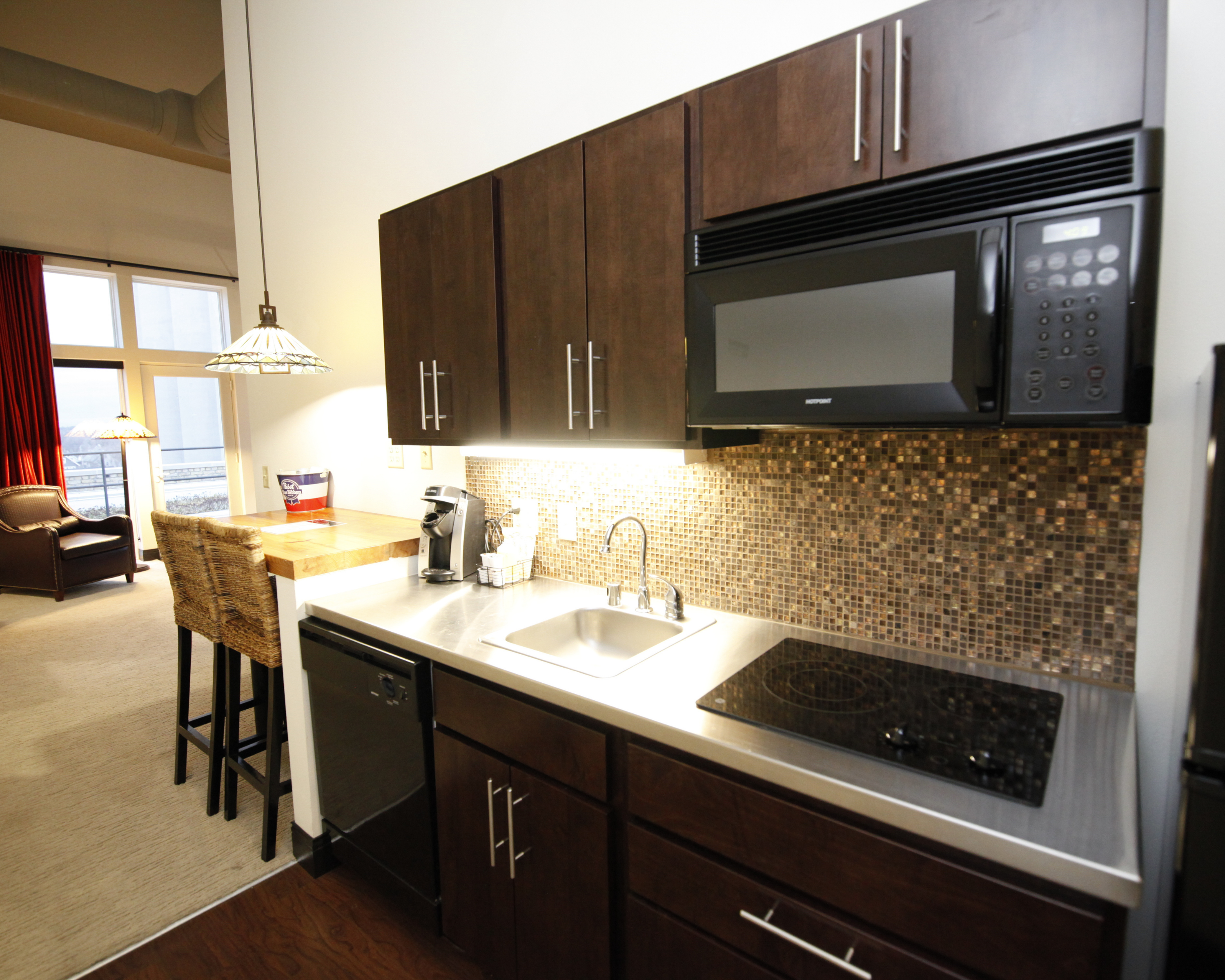 The Brewhouse Inn Suites 81/82