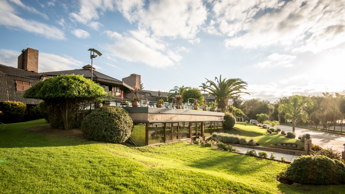 Portal del Lago Hotel 37/42