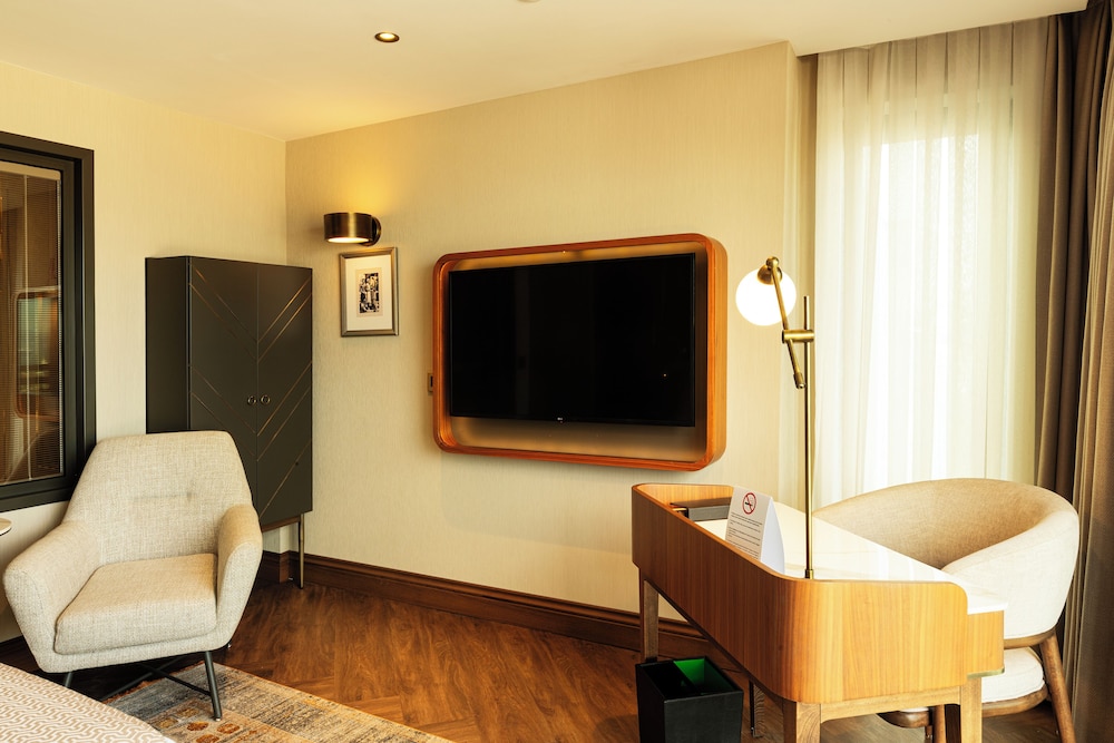Levni Istanbul Hotel Handwritten Collection 63/81