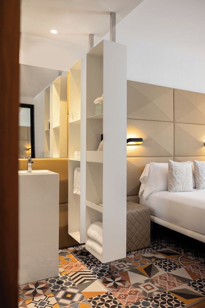 Hotel SB Glow 66/66