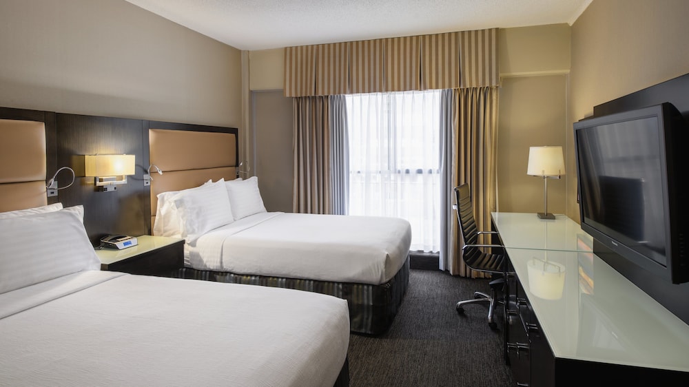 HOLIDAY INN HOTEL AND SUITES VANCOUVER DOWNTOWN 15/73
