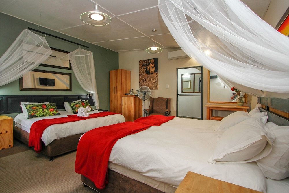 Umlilo Lodge 8/64