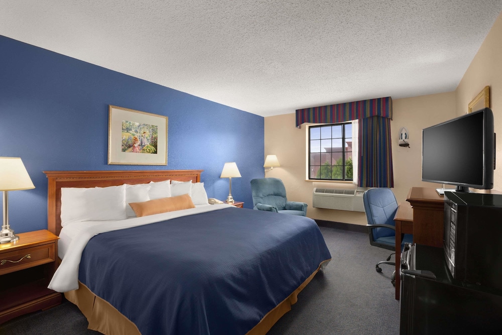 Days Inn By Wyndham Keene Nh 11/41
