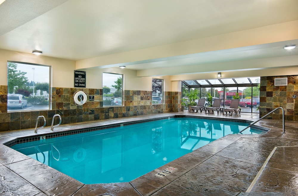 Oxford Suites Spokane Valley 2/64