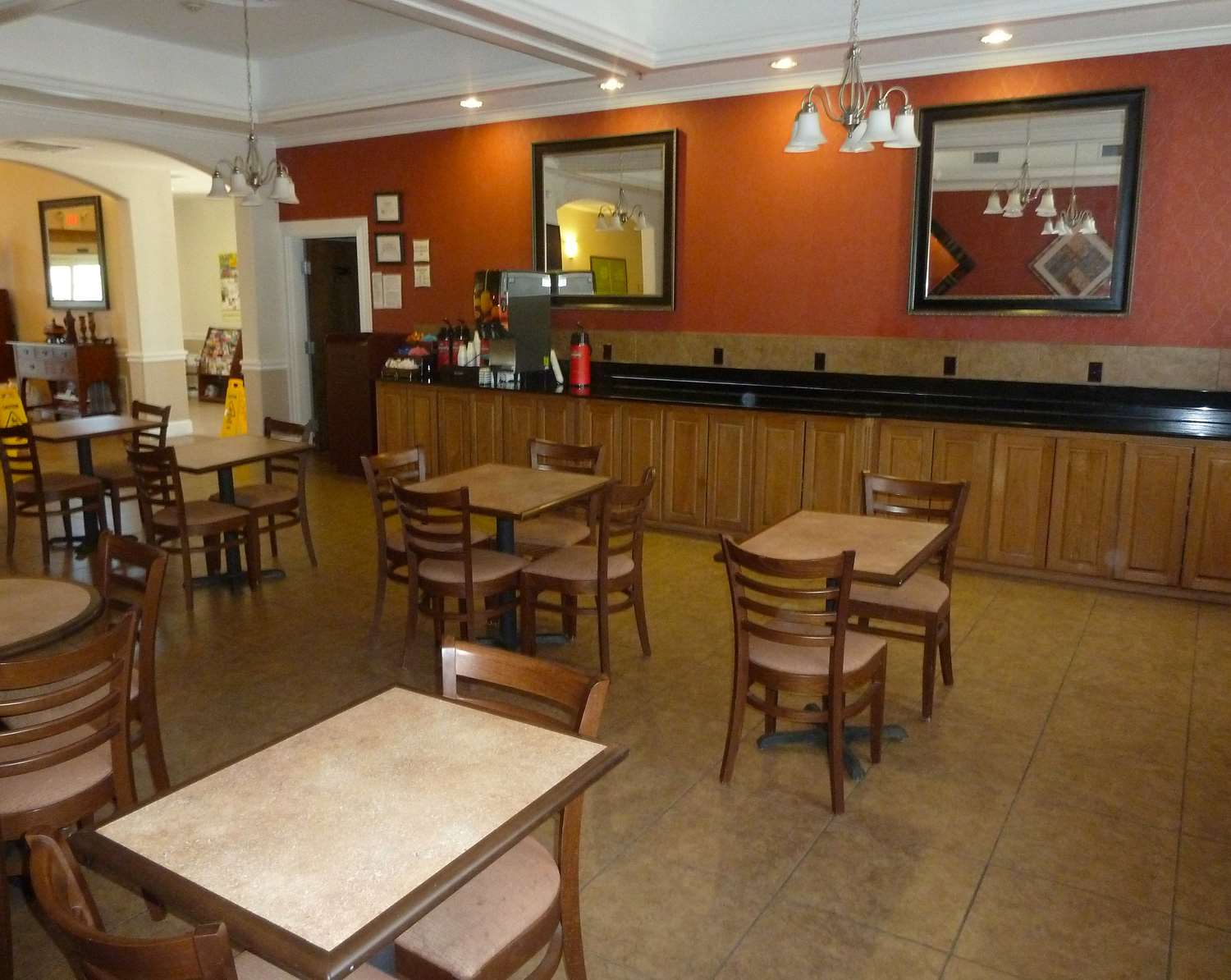Americas Best Value Inn Suites Gun Barrel City 46/57