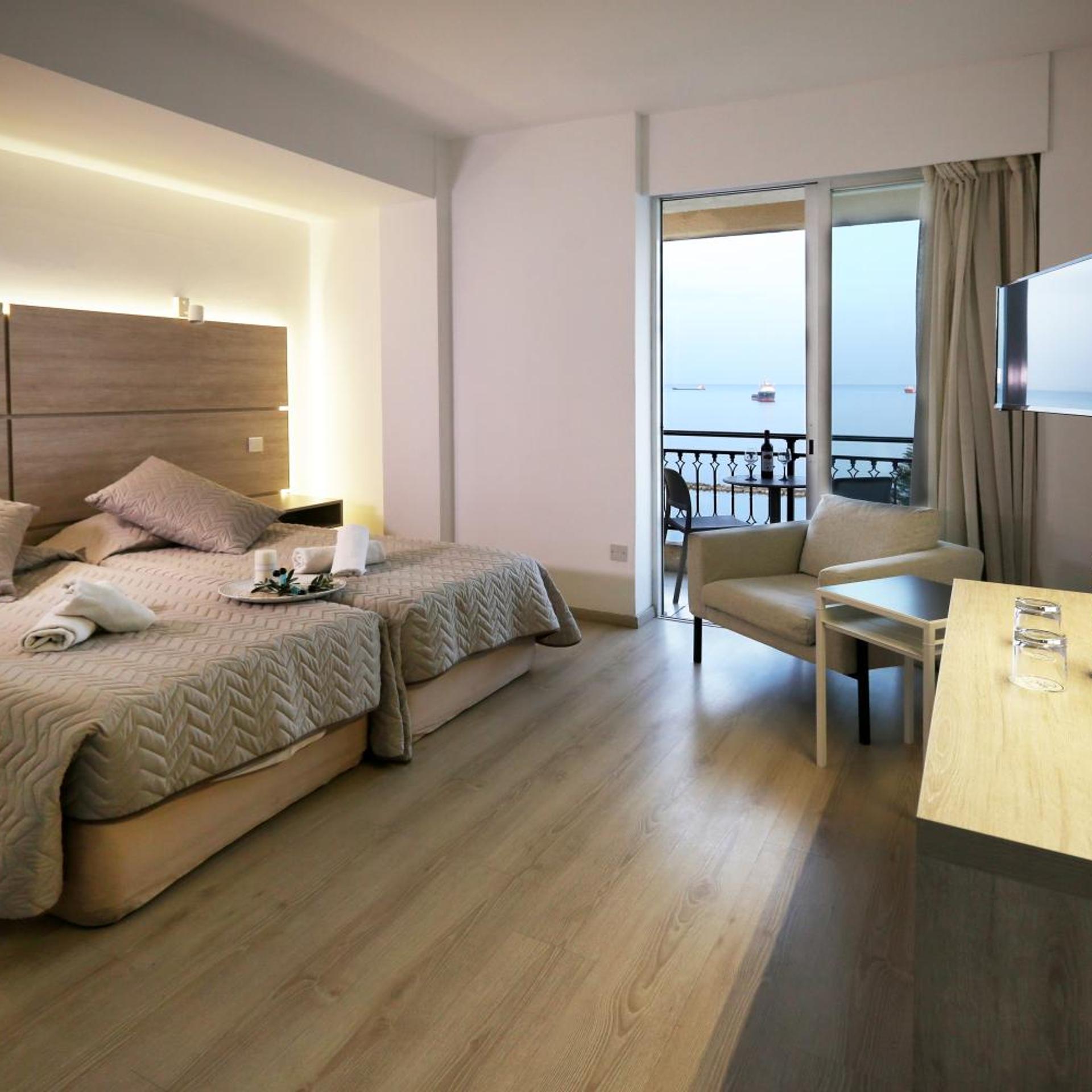 Pier Beach Hotel Apartments 17/55