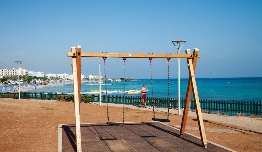 Silver Sands Beach Hotel 39/50