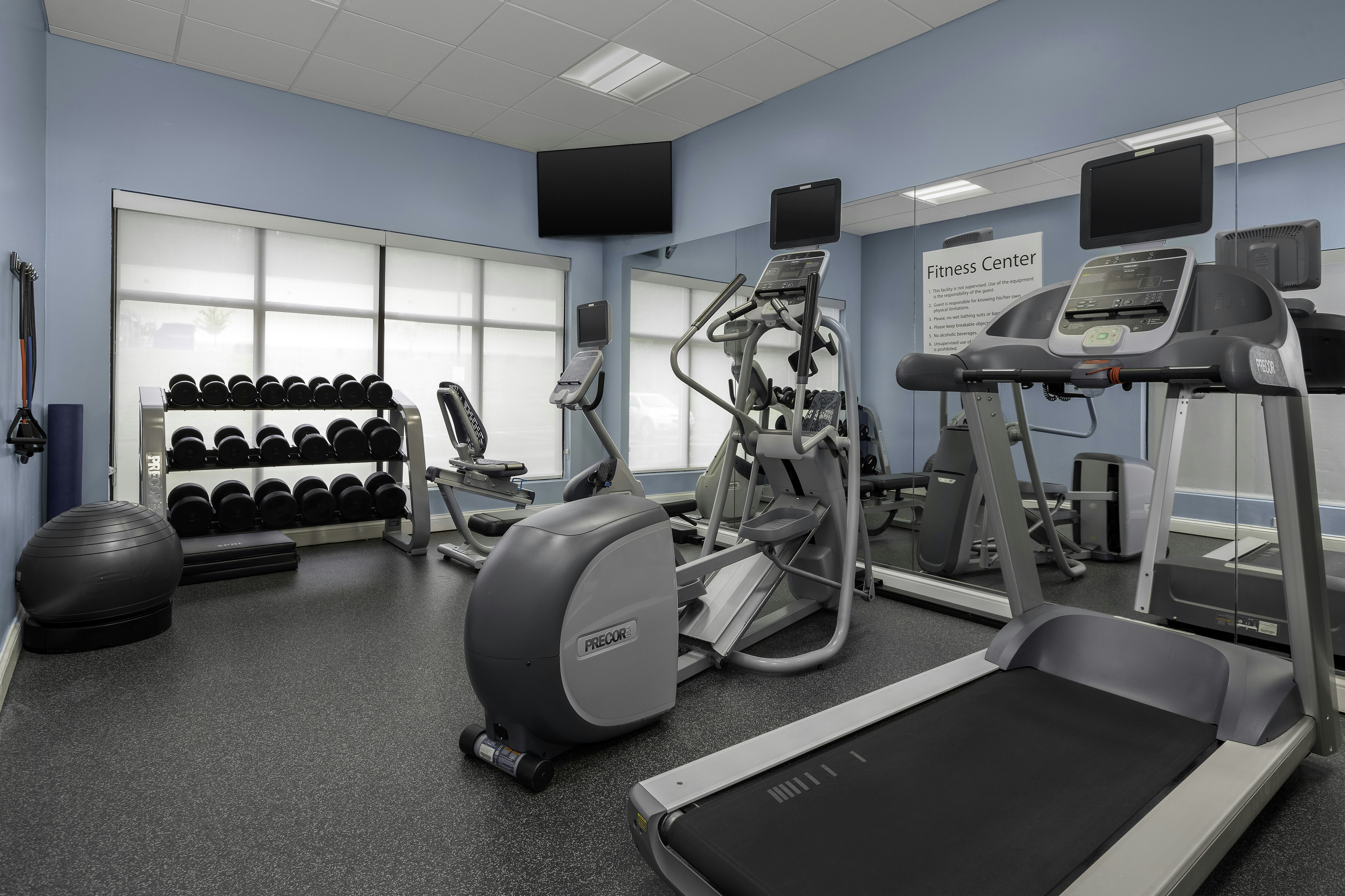 Holiday Inn Express Knoxville Strawberry Plains 34/50