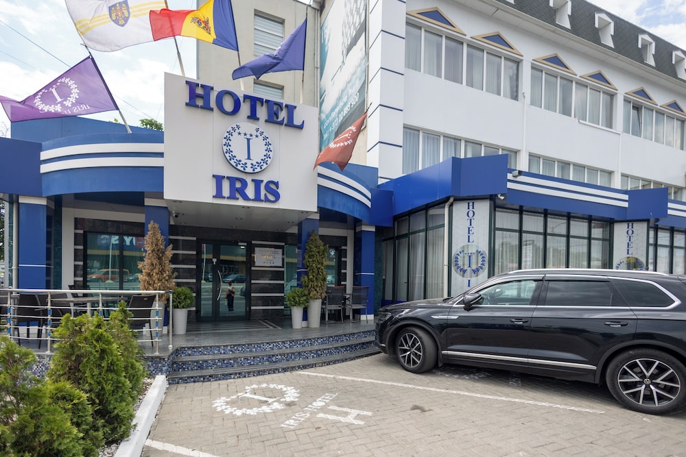 IRIS HOTEL 37/50
