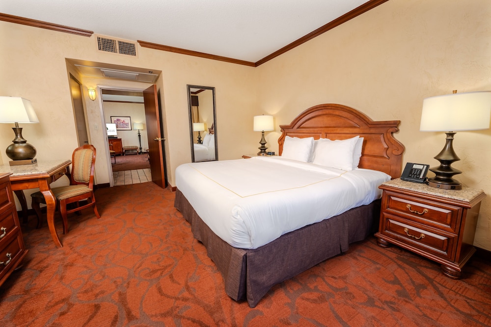 1 BEDROOM, DELUXE