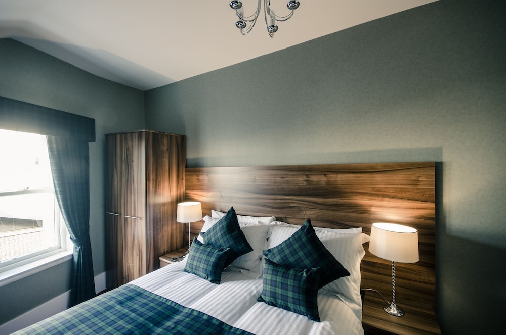 Royal West End Hotel 27/69
