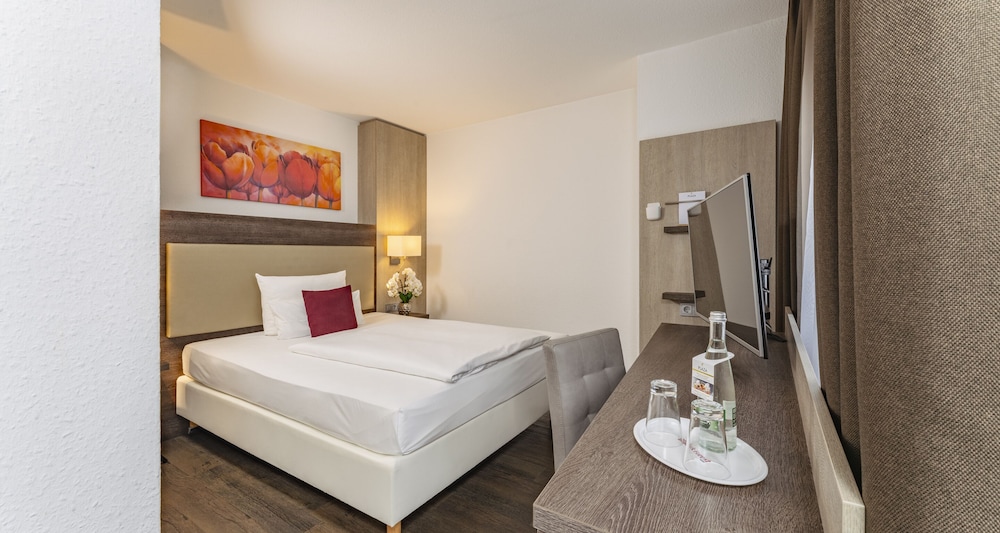 JUNIOR SUITE, STUDIO