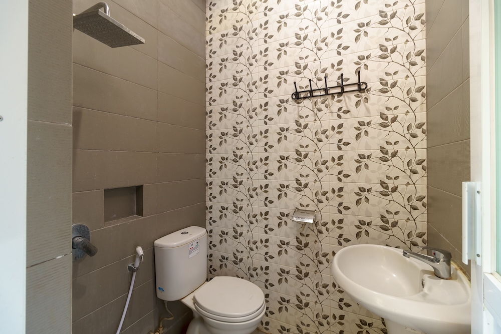 RedDoorz Resort Premium @ Sangkan Hurip Kuningan 48/49