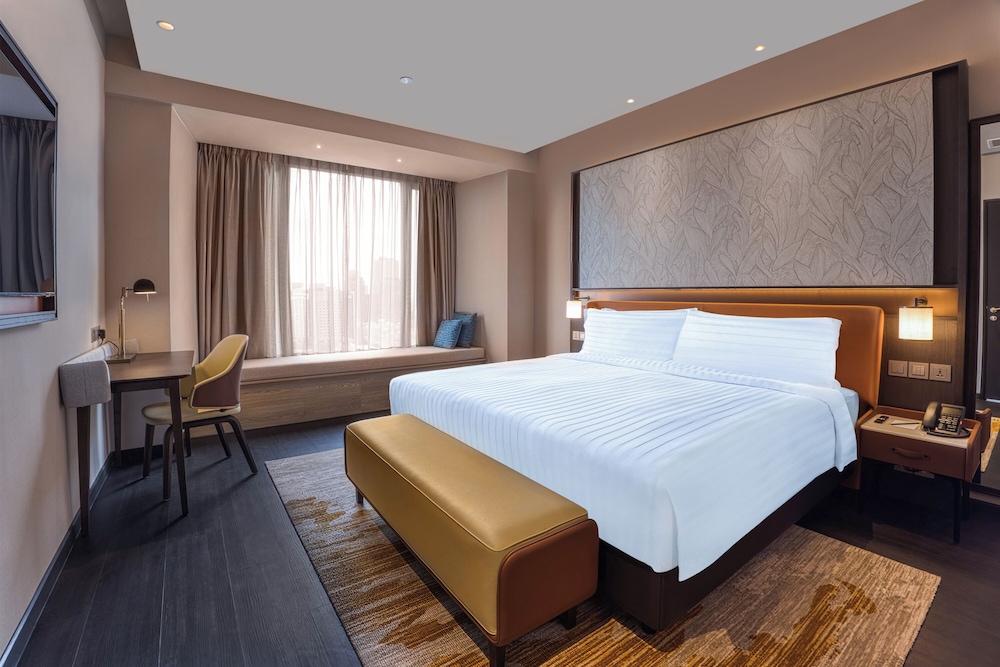 SIGNATURE, SUITE, BAY VIEW
