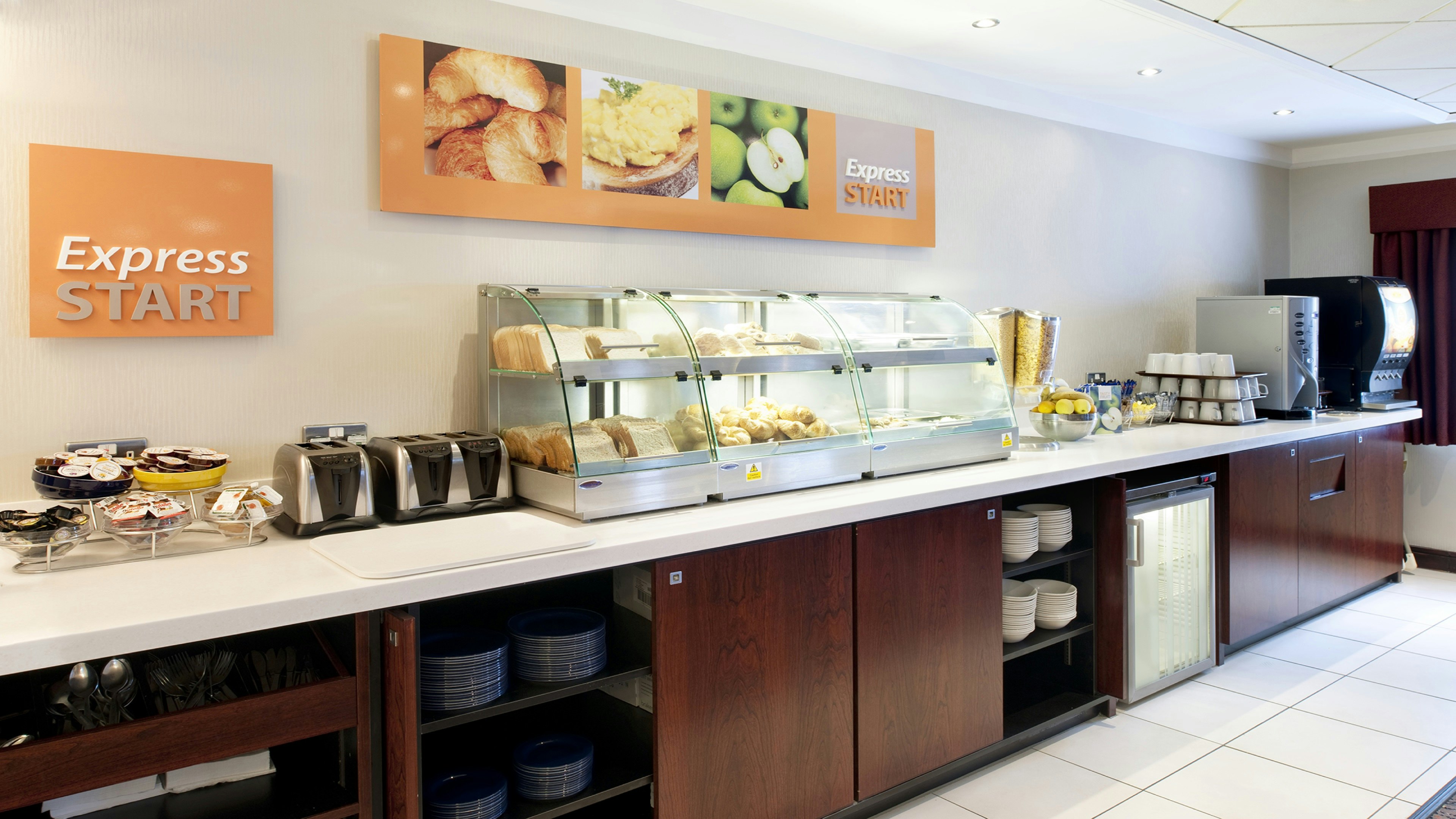 Holiday Inn Express Leeds East 21/32