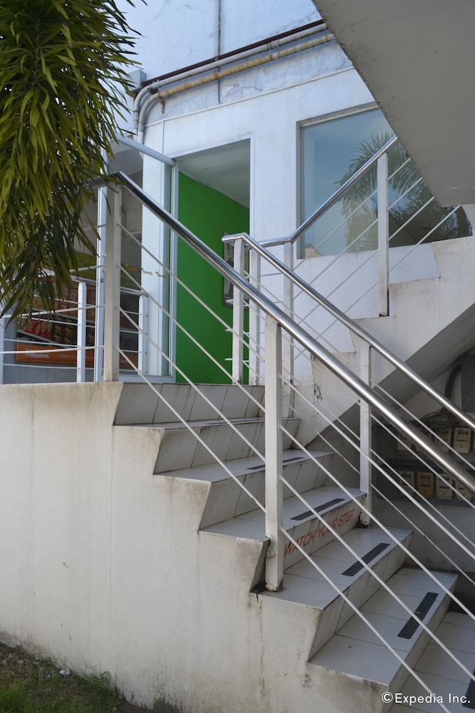 ISLANDS STAY HOTEL MACTAN 6/25