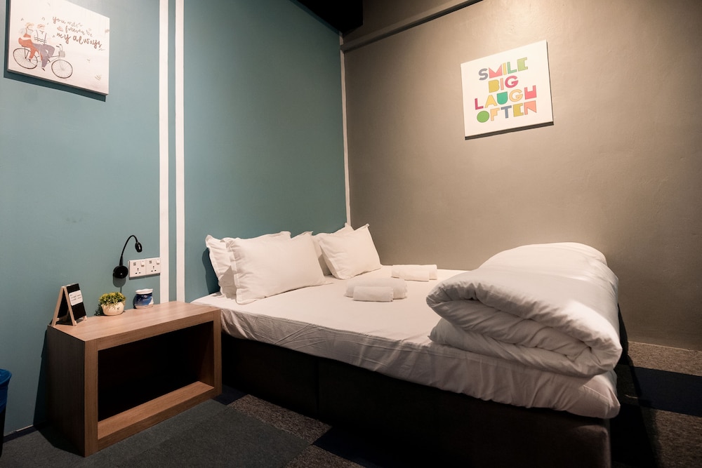 Vibrant Hostel 10/50