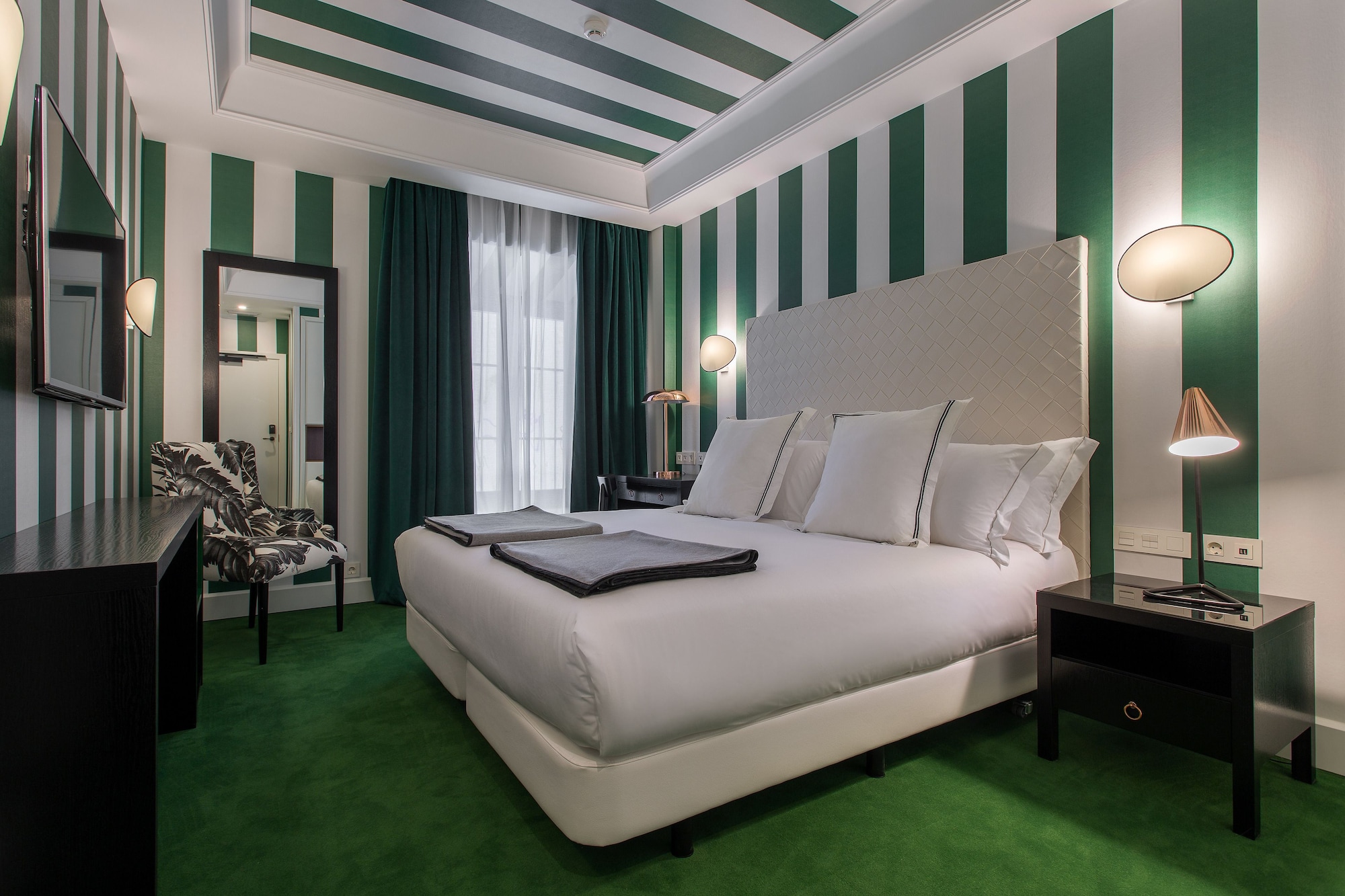 BASIC, DOUBLE OR TWIN BED, GROUND FLOOR