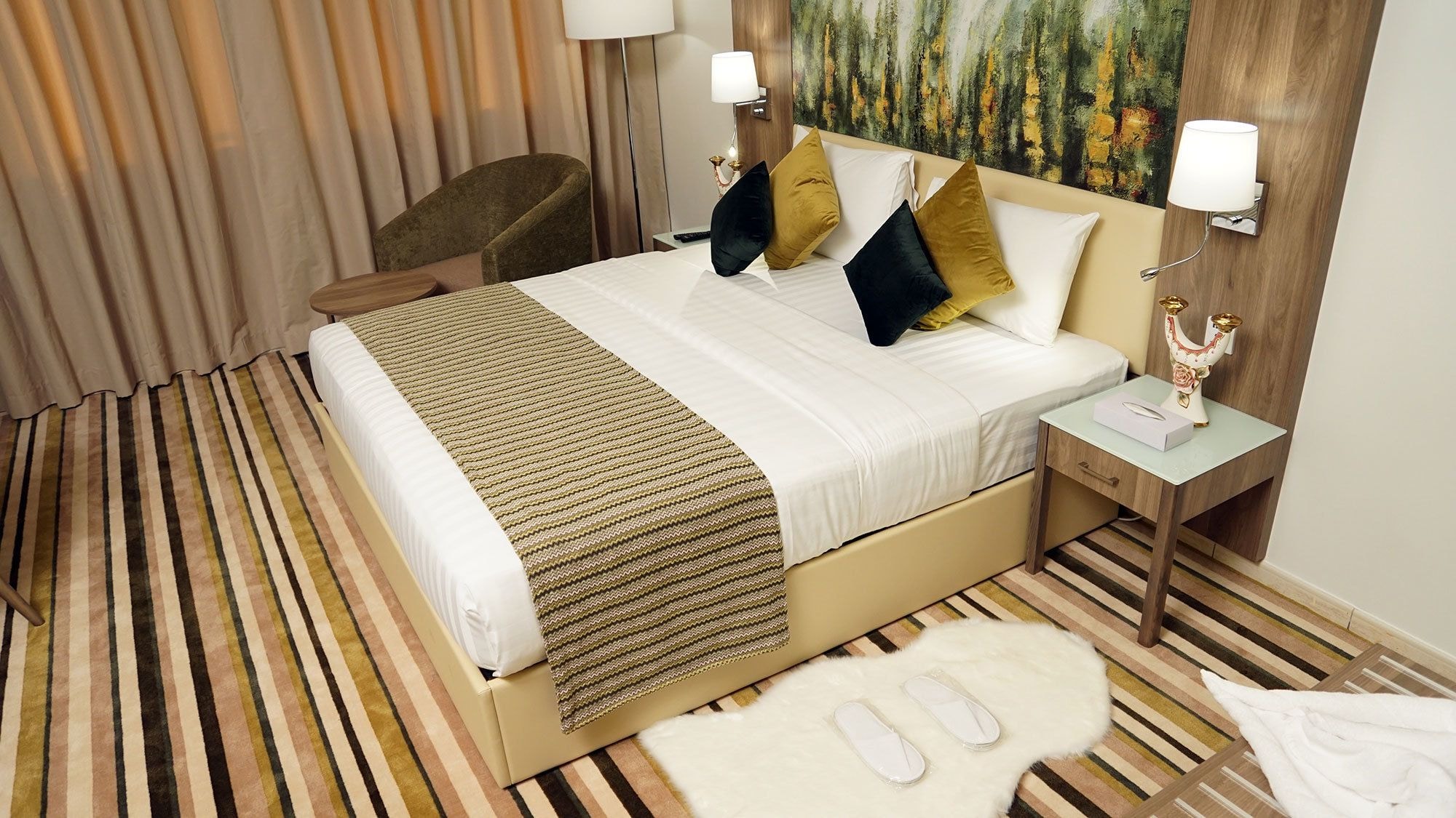 DELUXE, SUITE