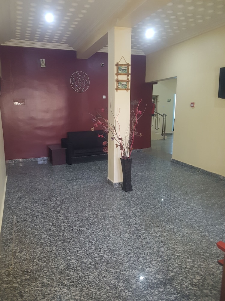 Zeina Suites Abuja 22/47