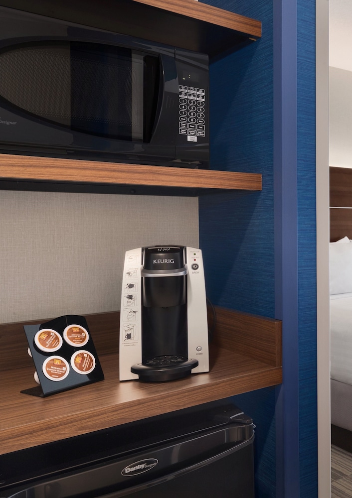 Holiday Inn Express And Suites Duluth North Miller Hill 52/59