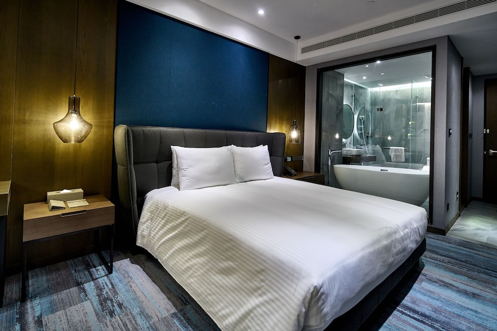 HARBOUR 10 HOTEL 19/69
