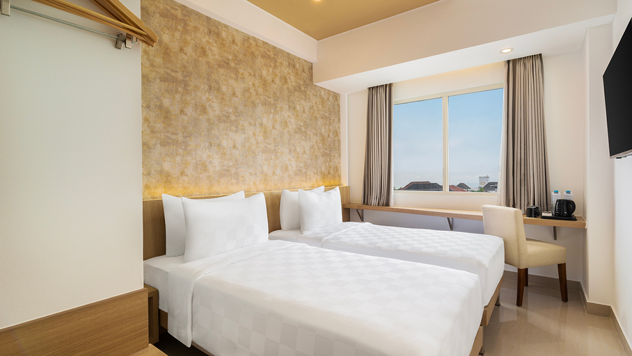 Express, Twin Beds, Smoking