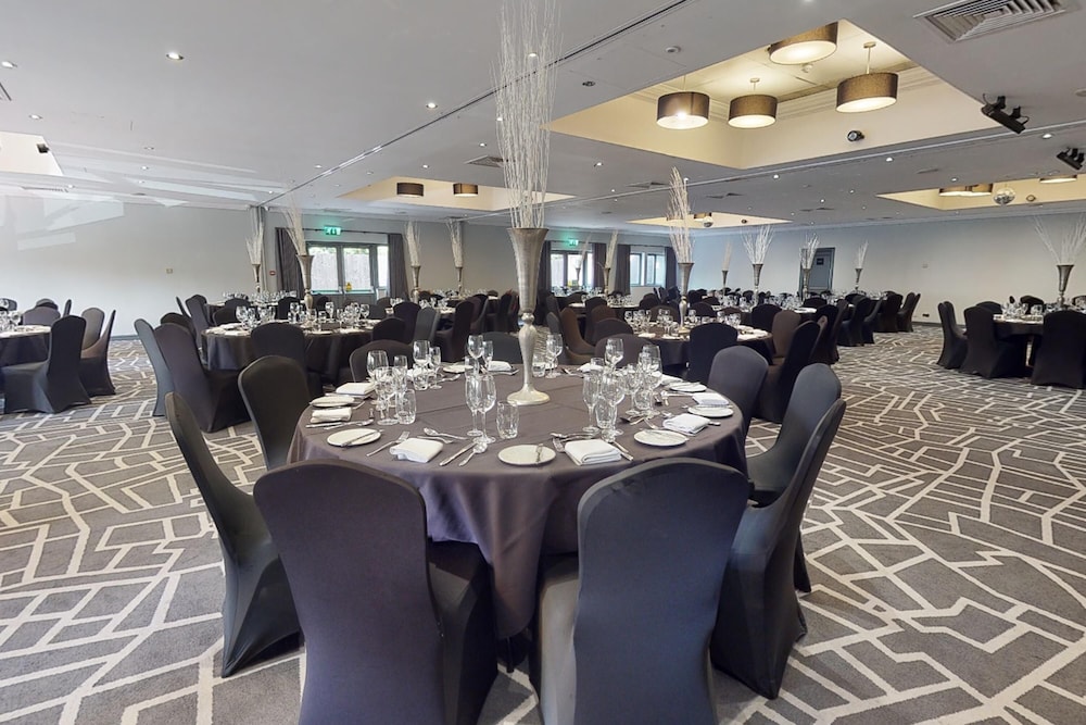 Village Hotel Cardiff 53/58