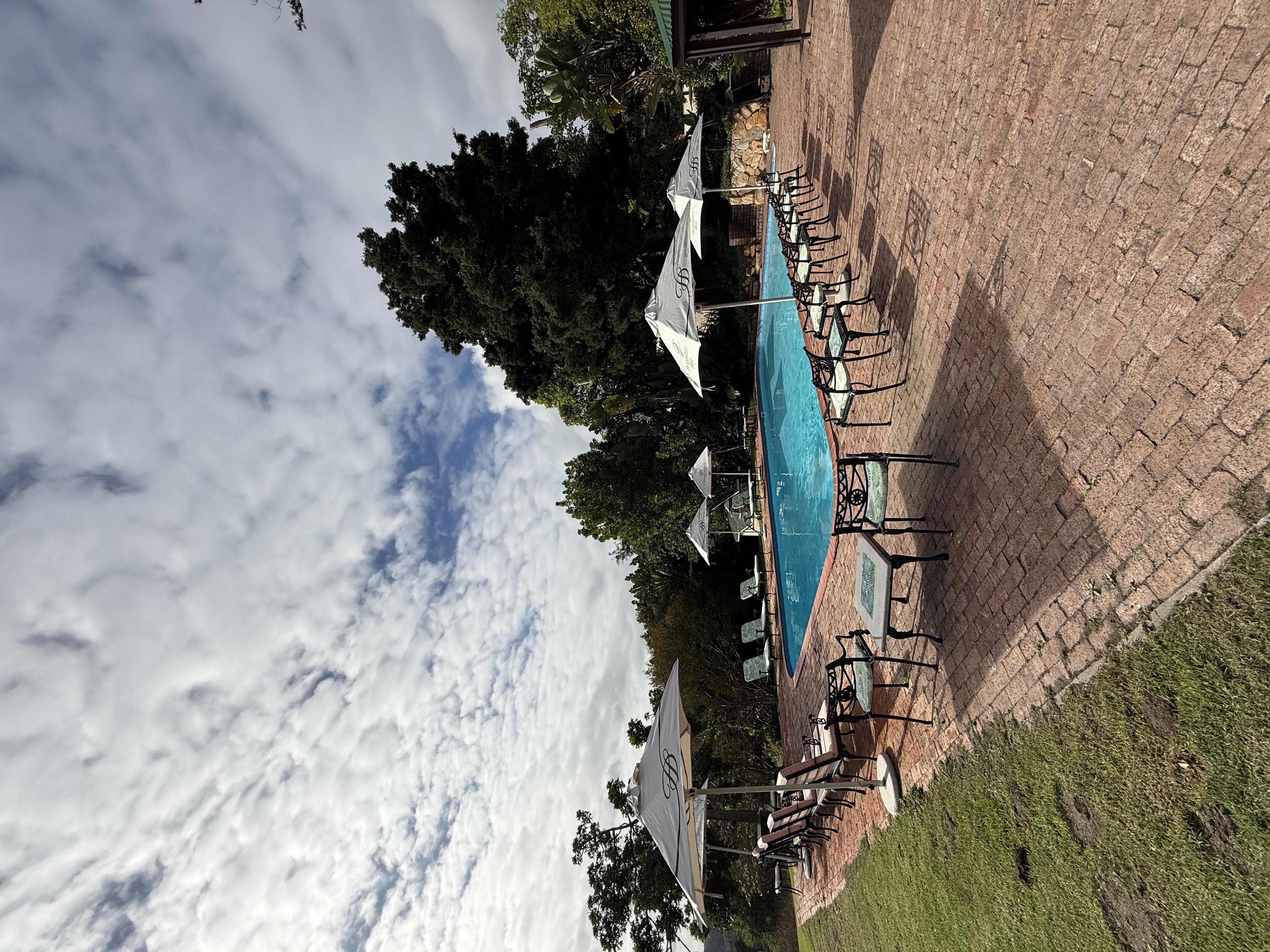 FAR HILLS COUNTRY HOTEL 43/53