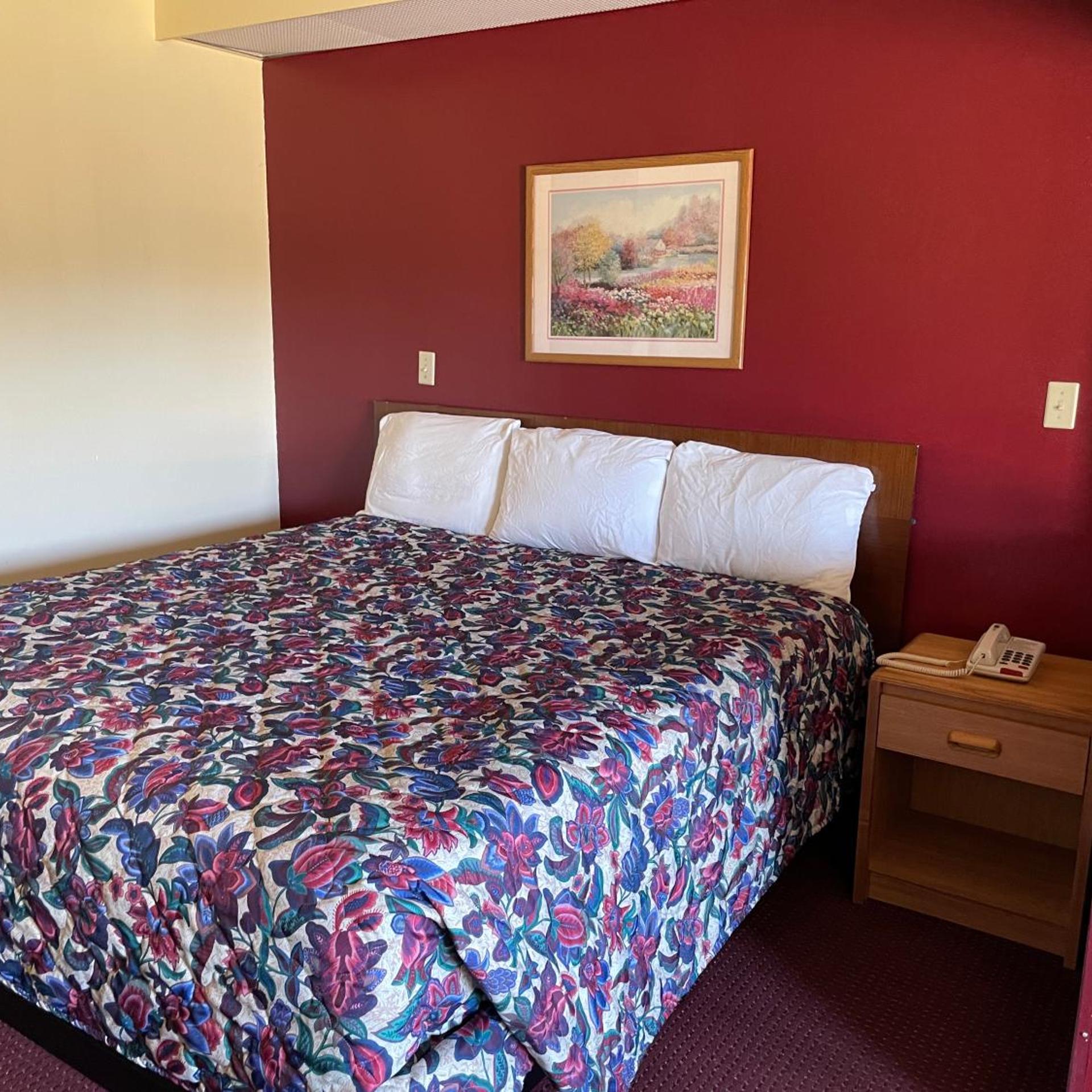 Deluxe, King Bed