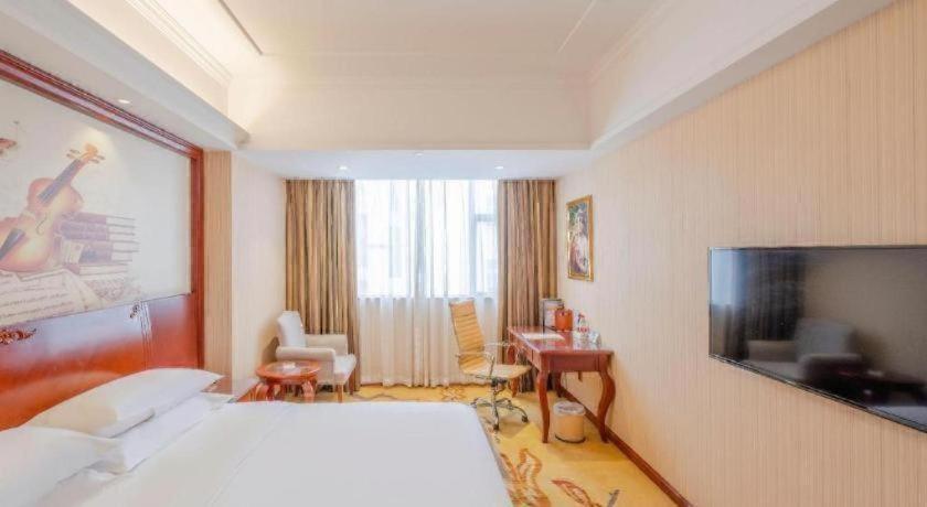 Vienna Hotel (Zhongshan Guzhen Lighting Expo Center) 23/60