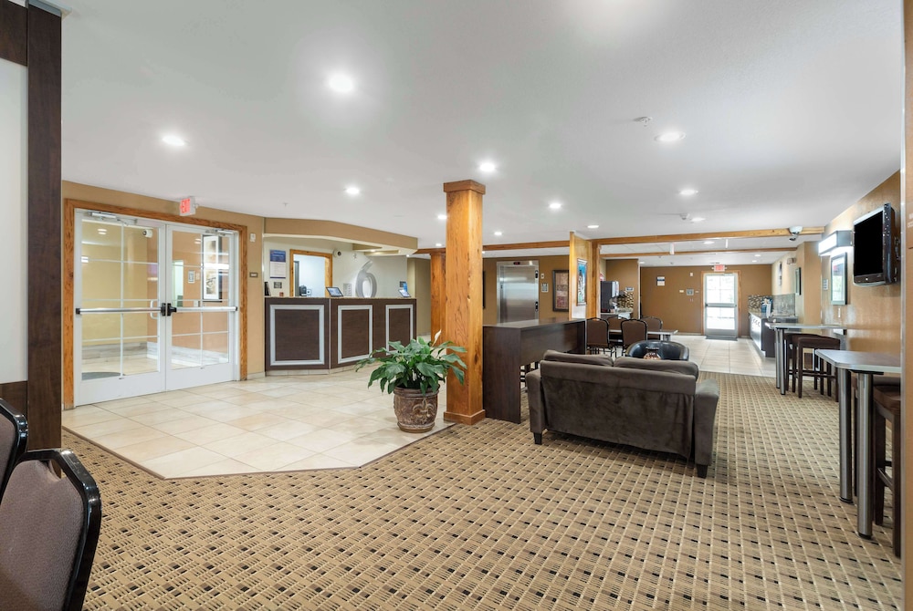 Microtel Inn And Suites Breaux Bridge 14/49