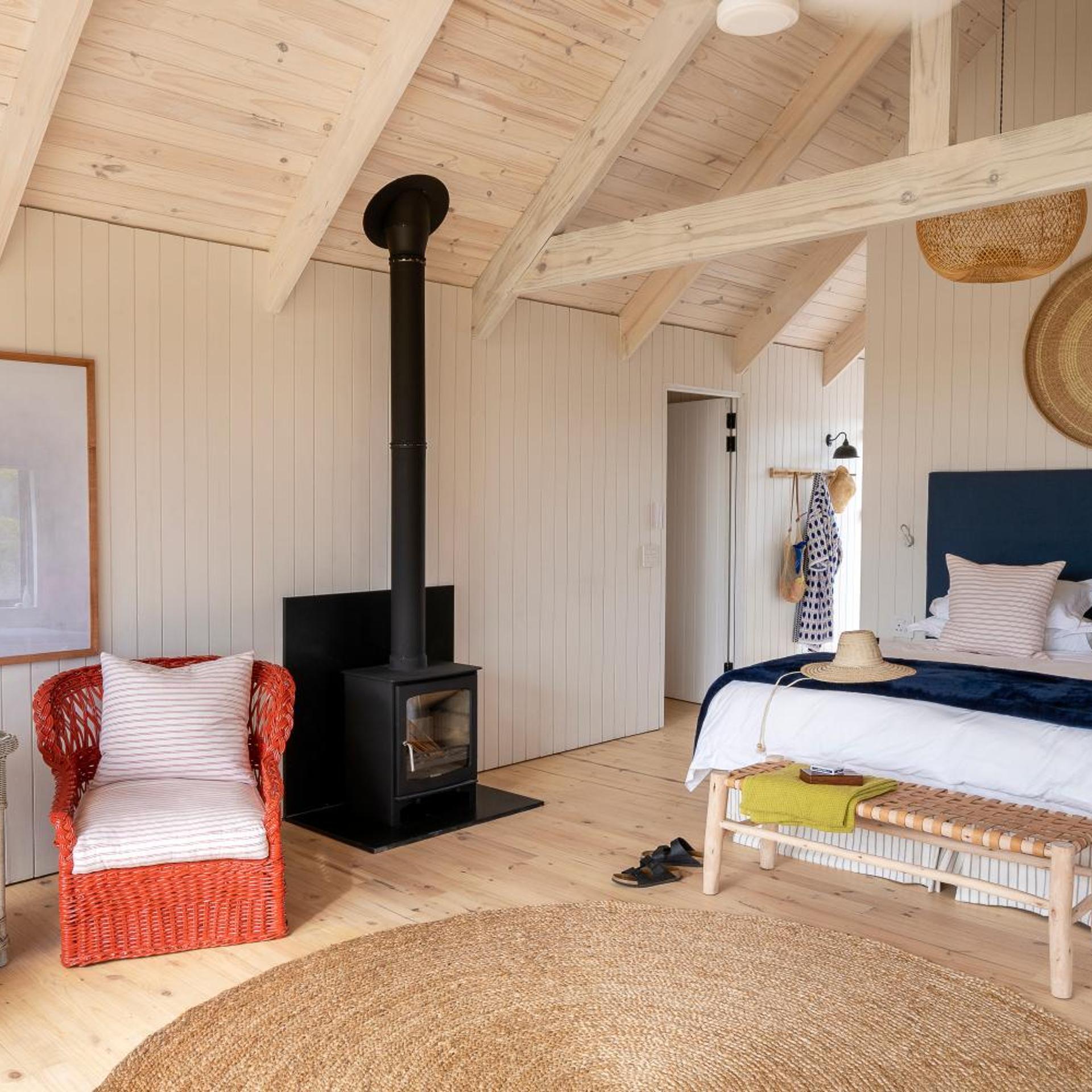3 Bedrooms, House