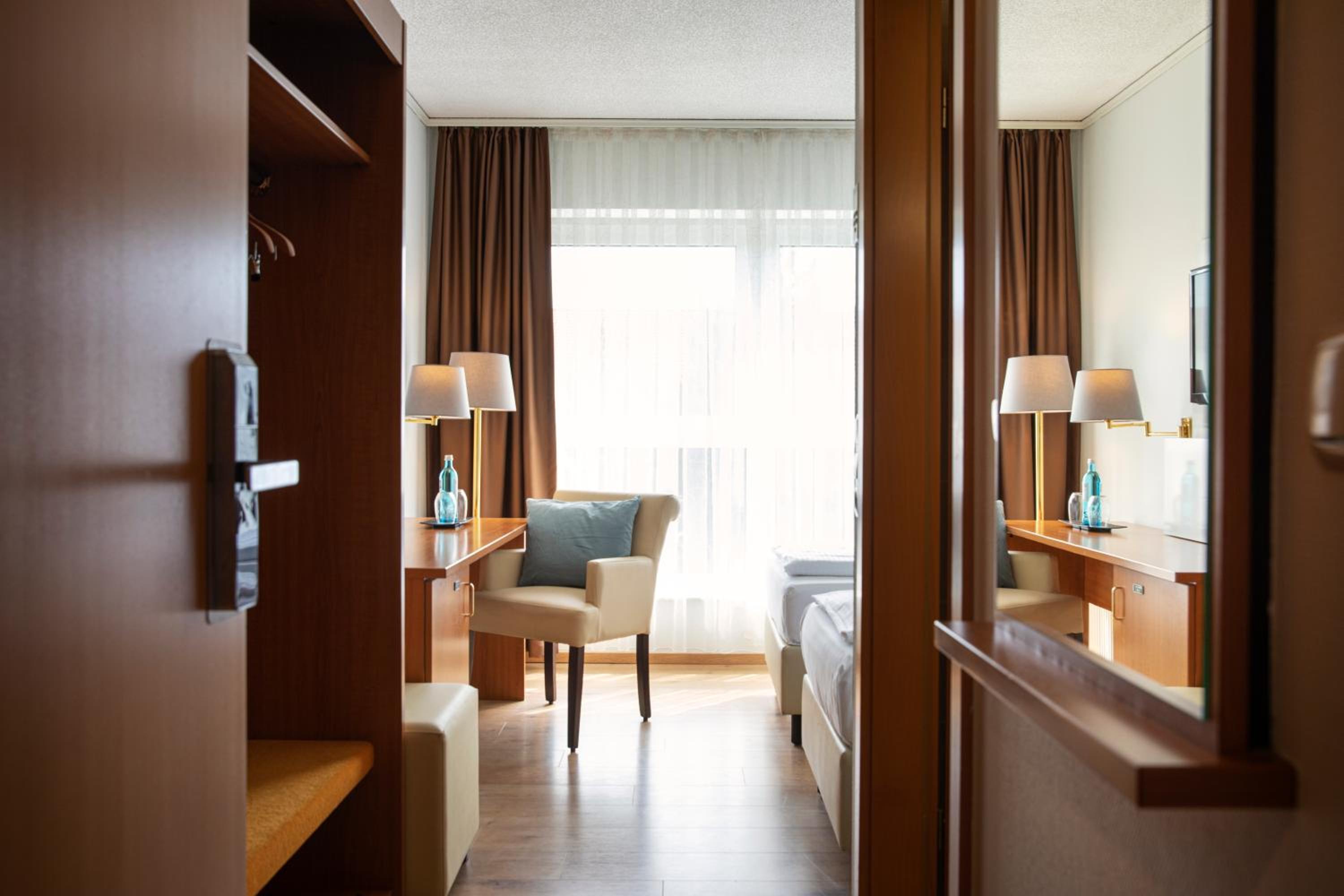 غرفة اقتصادية بسرير كوين، ACHAT Hotel Frankfurt Maintal 6/6