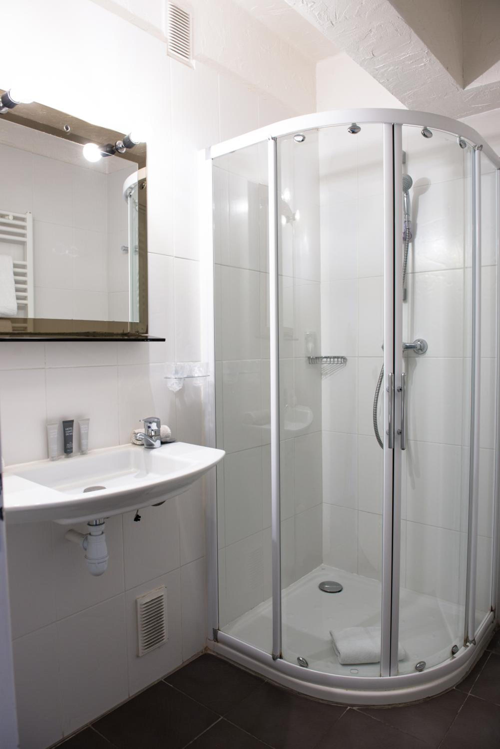 غرفة قياسية بسرير مزدوج، Exclusive Hotel Comte De Nice 9/10