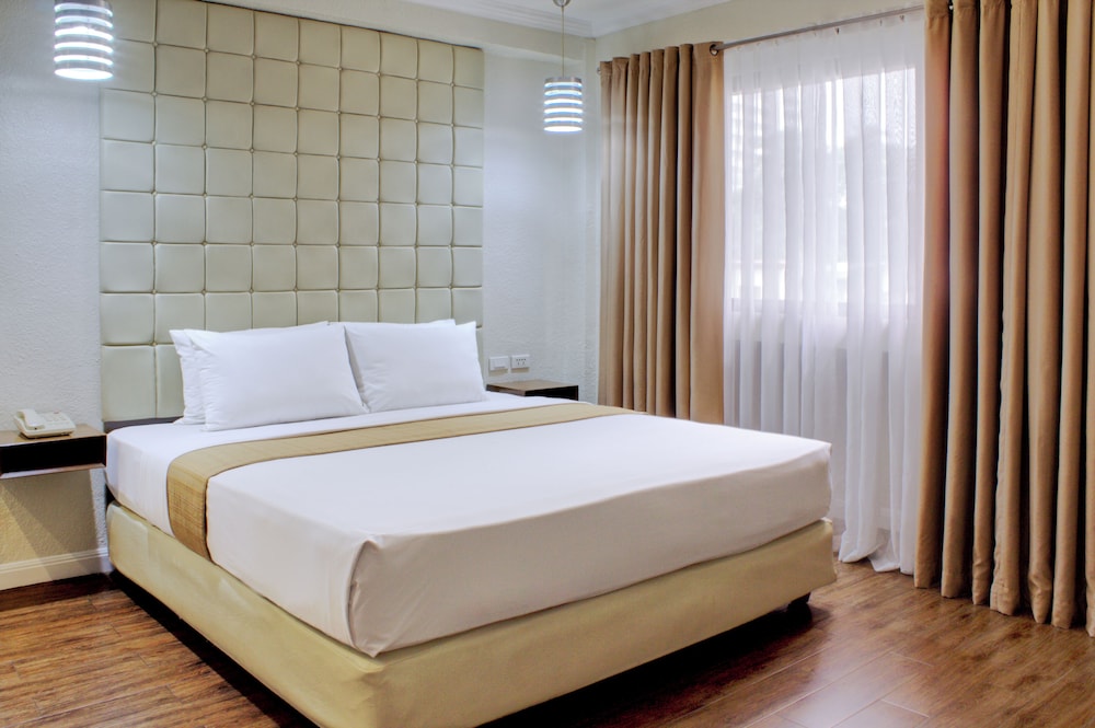 EXECUTIVE, KING BED