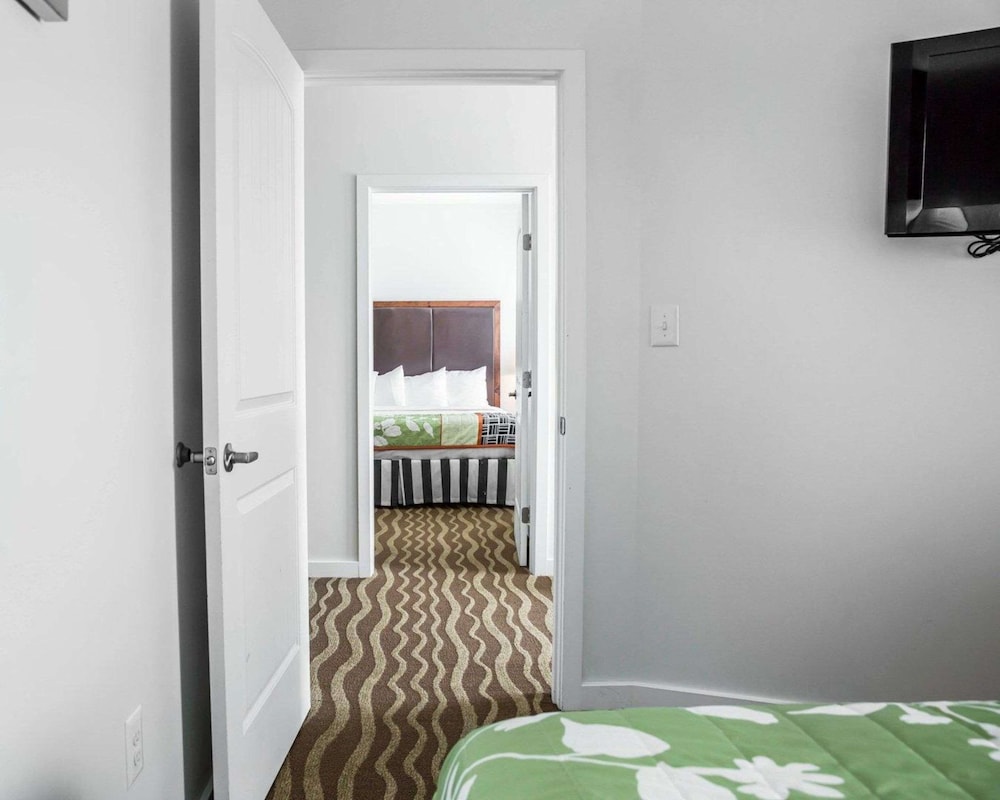 Island Inn and Suites, Ascend Hotel Collection 14/35