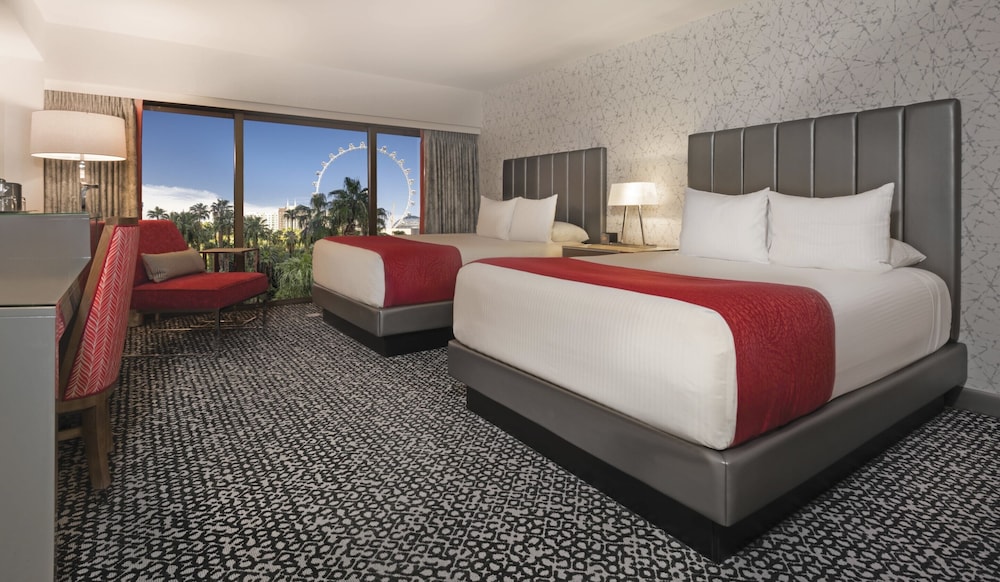 FLAMINGO, 2 QUEEN BEDS, ATTRACTION VIEW