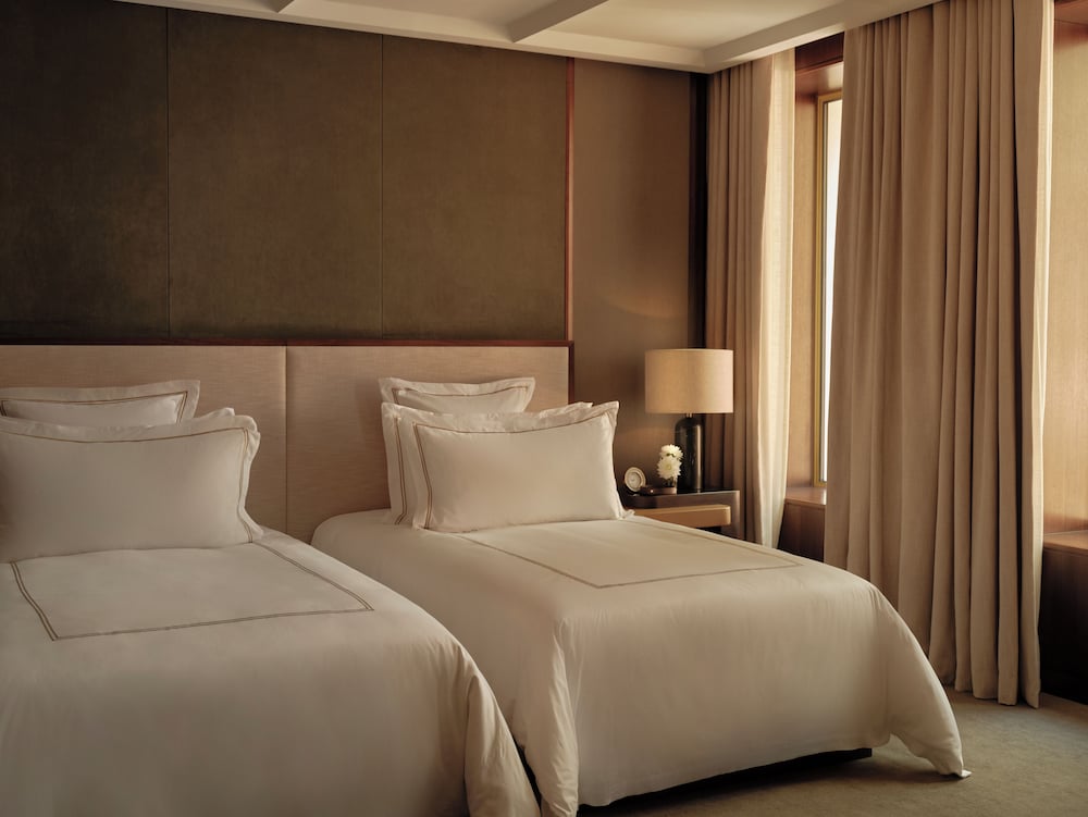 GROSVENOR, JUNIOR SUITE, TWIN BEDS