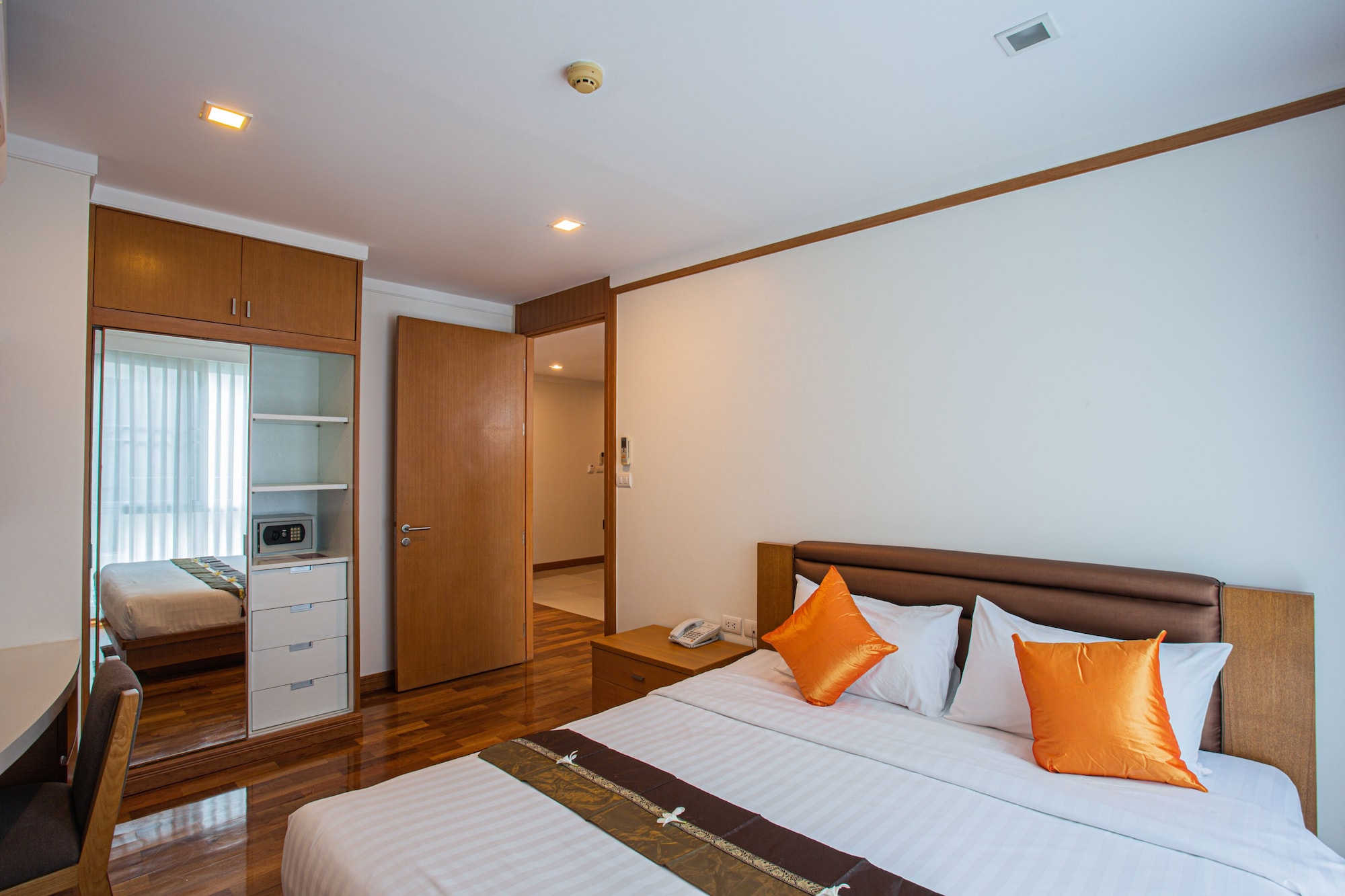 2 BEDROOM SUITE