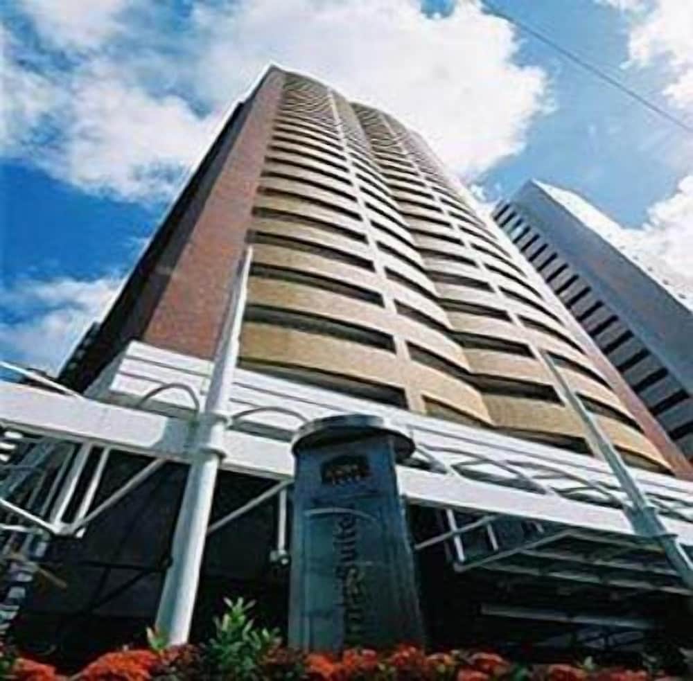 Plaza Praia Suites 10/75