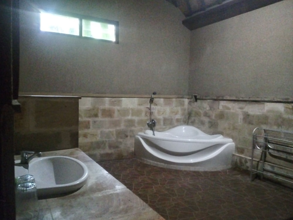 Suka Sari Cottages 13/71