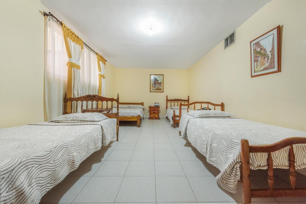 Veleros Hotel 31/57